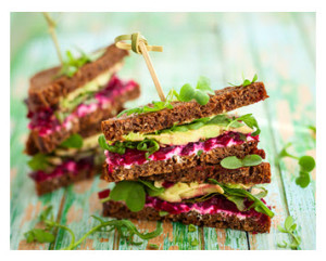 Sandwich with beets