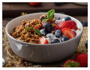 Berries and Granola With Yogurt